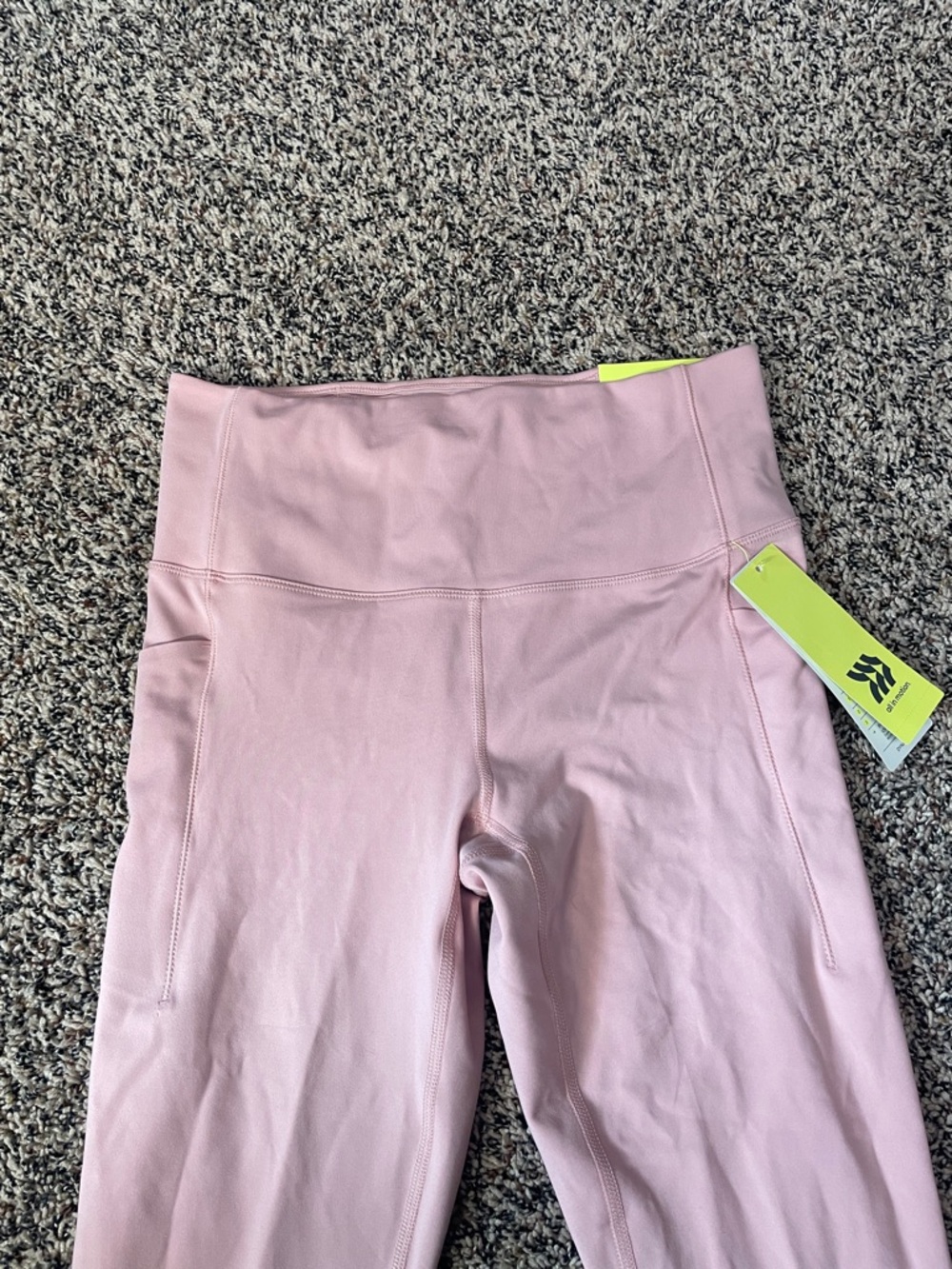 All In Motion Dynamic Flex High Waisted Pocketed 7/8 Leggings Mauve Sz M | NWT - Picture 3 of 9
